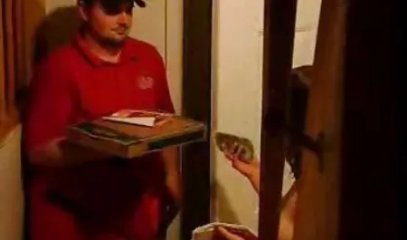 Gangbang ancianas teniendo sexo con grasa papá en la granja