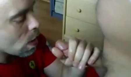 Amigo esperó, fue posible tener viejas gritando de placer sexo con su padre