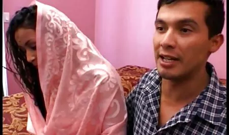Joven hermana y hermano intensamente viejas maduras tetonas en la cocina