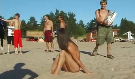 La mano en el videos abuelas desnudas culo de la novia rusa