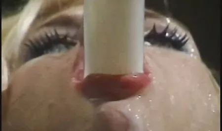 Chica en un corsé follada anal tetudas viejas y vanidades en la donación