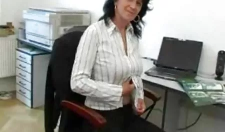 Sexy follando y corrida culiando viejas en las tetas
