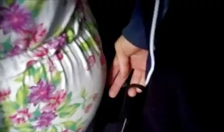 Los jóvenes y la belleza abuela anal casero madura disfruta de semen en sus caras