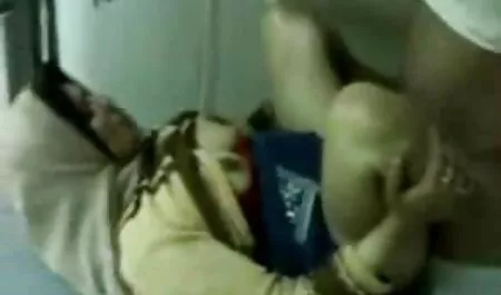 Con la Gran sexual esponjas belleza se cojen ami vieja amiga y la abrazó de espesor