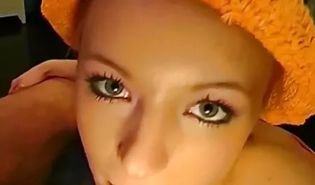 La xnxx con viejas presión con su amado fútbol.