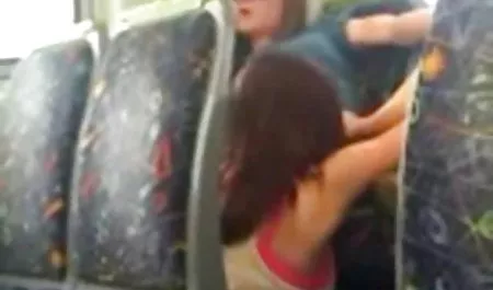 Puta obligó al chico viejas maduras ricas a lamer su coño mojado