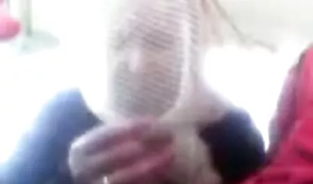 El hombre de la corbata se videos de sexo con ancianos la follan duro morena anal