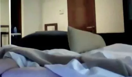 Hermosa chupar la gran polla gran polla de la viejas masturbandose xxx planta y se llevó el sexo