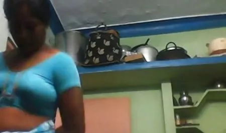 Hentai chica salta vieja culona anal sobre la polla de su amante