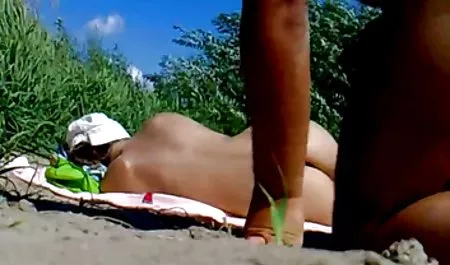 Madre chupan la polla de sus vecinos. xxx viejas con jovenes