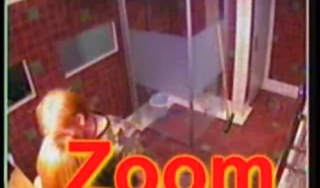 Morena follada por el Níger con su marido en la cama vieja culona anal