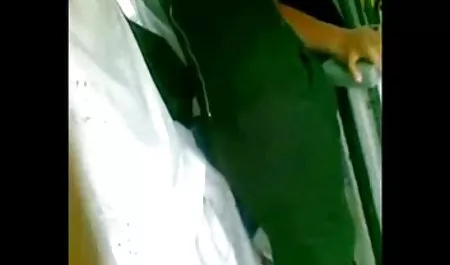 El Negro de la madre abuelas maduras desnudas a solas con su hija.