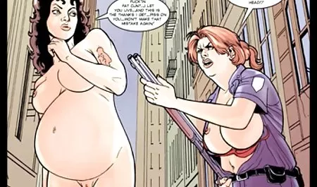Grasos chupa mujeres viejas gordas desnudas la polla del conductor en el coche.