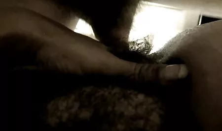Que los espárragos se masturba la polla con ambas manos, chupando coño viejas encueradas haciendo el amor empujado