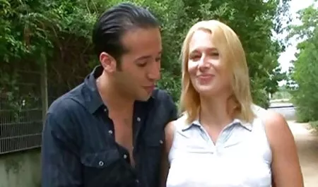 Morena con grandes tetas naturales con un vecino viejas maduras calientes amigo
