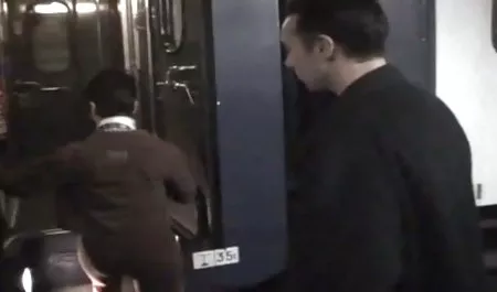 Madura sexo masculino en un viejas gritando de placer coño