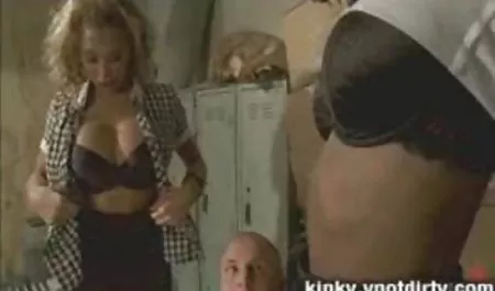 Orgía de sexo mujeres ancianas haciendo el amor en un picnic