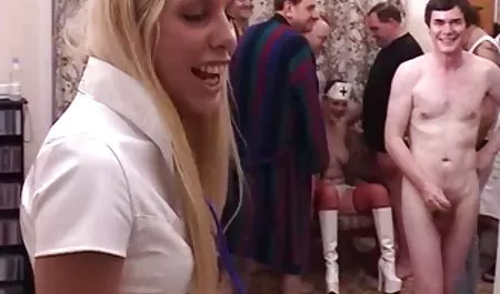 Jugoso rubia tiene el tiempo fuera de la cama. tetonas con ancianos