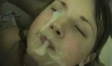 Dos amantes del sexo gordas ancianas xxx en el sofá